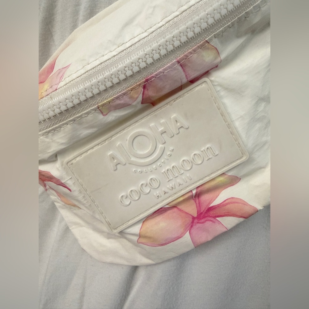 Aloha Collection Mini Hip Pack Limited Edition - image 3